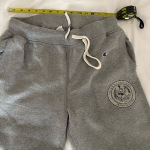 Vintage 2004 Champion x Villanova University Sweatpants - Size L